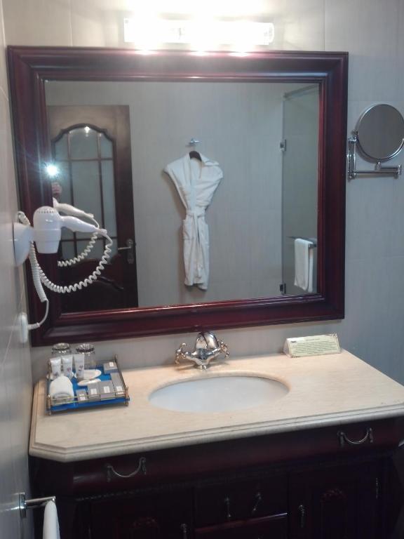 Merey Hotel Karagandy Rum bild